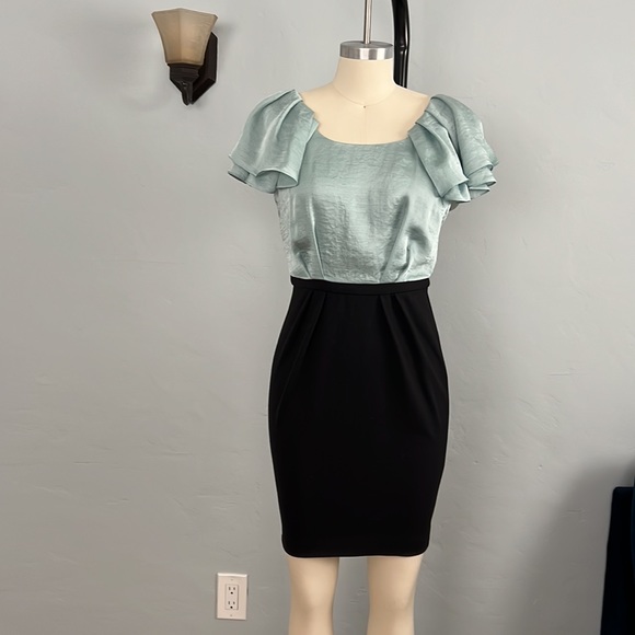 NWT BCBGeneration Ruffle Sleeve Cupro & Ponte Dress - Teal and Black - Size 4 - Picture 15 of 15